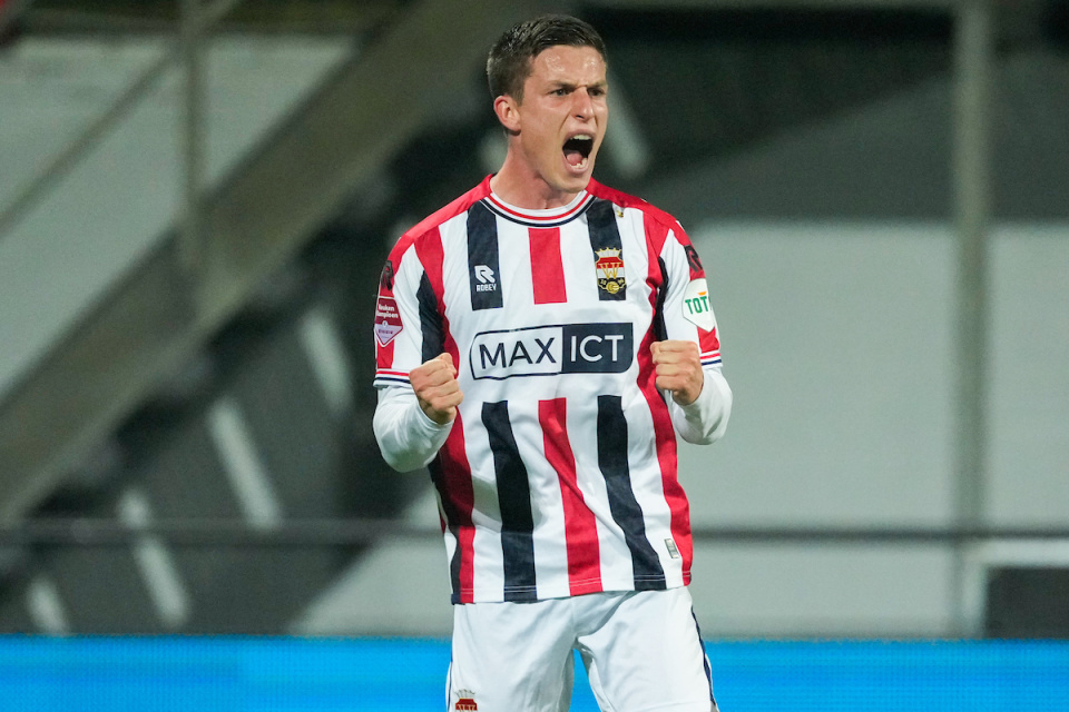 的首场比赛 的首场比赛